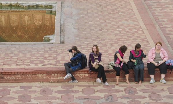 The Mute Eloquence of the Taj Mahal, Ba Zaban-e Be&nbsp;Zabani